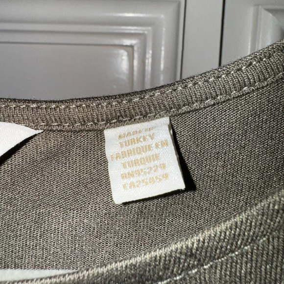 Ted Baker London Blouse Flutter Sleeves with beads- olive green- Size 4-6 Small - Picture 6 of 13